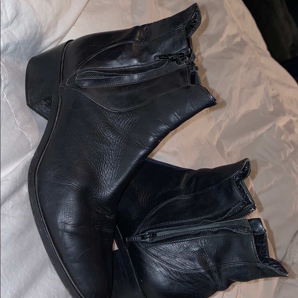 Cole Haan woman’s leather boots - Picture 4 of 4